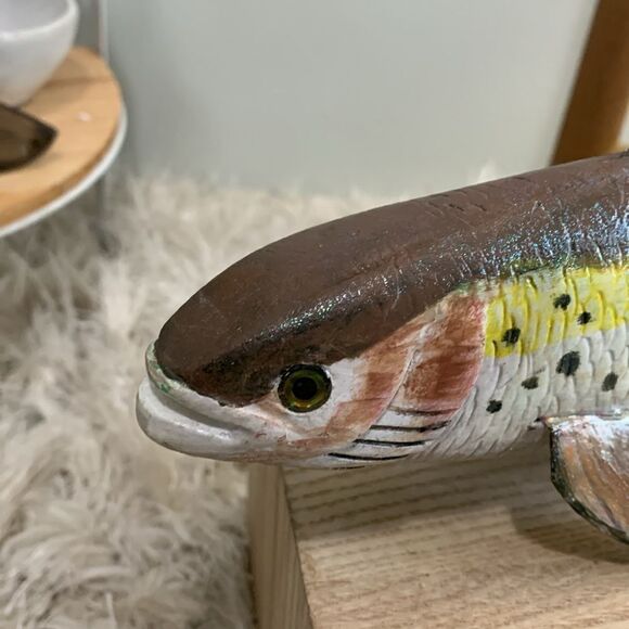 Handcrafted & Hand Painted Folk Art Wood & Metal Fish Spearing Decoy - Picture 2 of 16